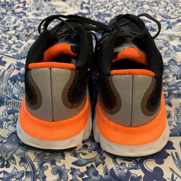 Gently Used Nike Anew Sneakers - Size 4Y - Picture 6 of 9